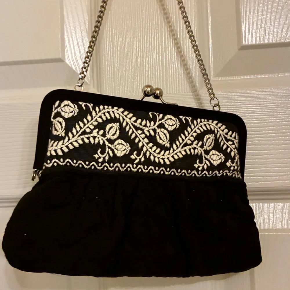 Vera‎ Bradley Black and Cream Embroidered Clutch
